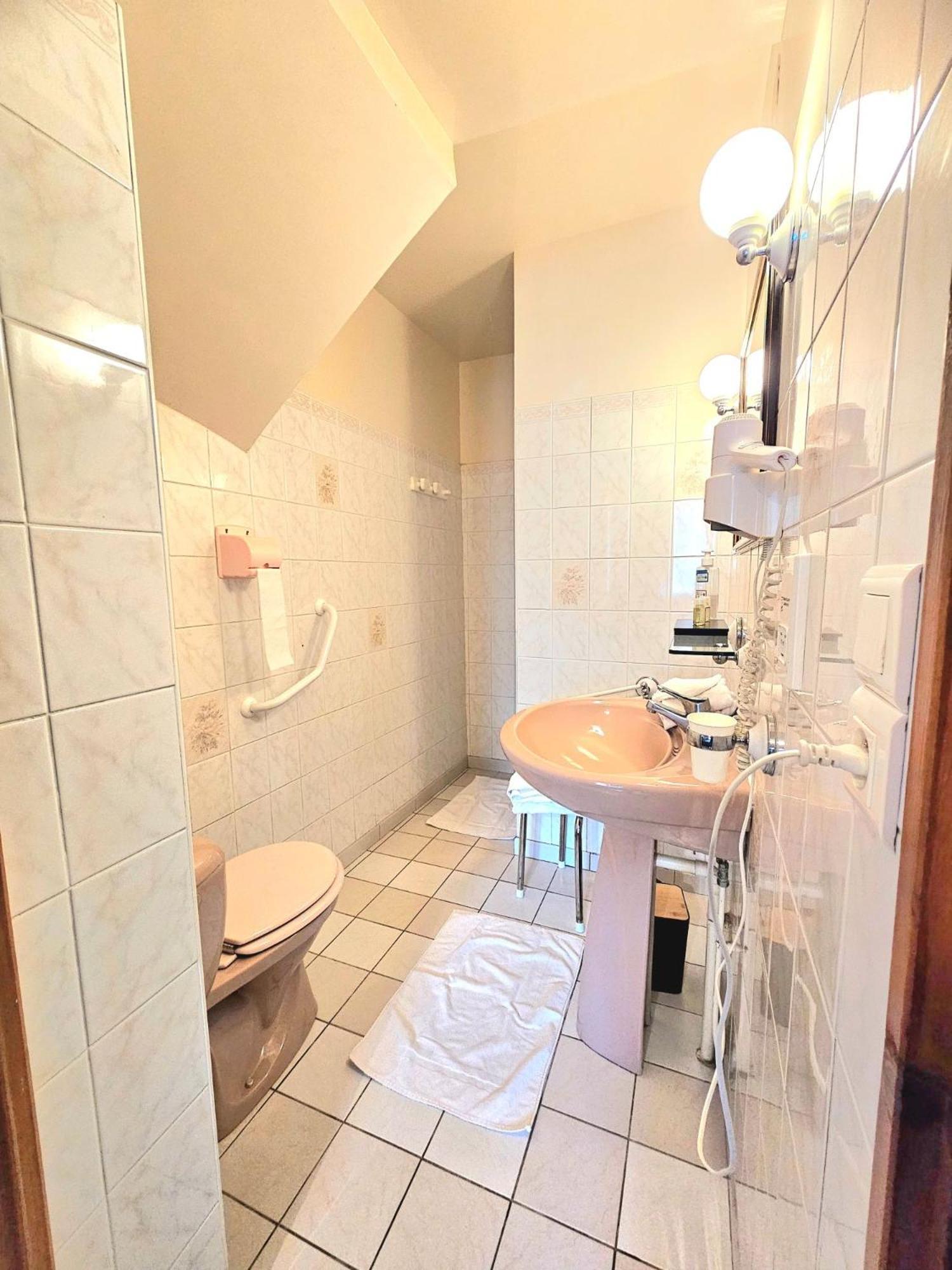 Chambres D'Hotes Chez Renee Le Charmel 外观 照片